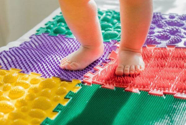 is toe walking a sign of autism